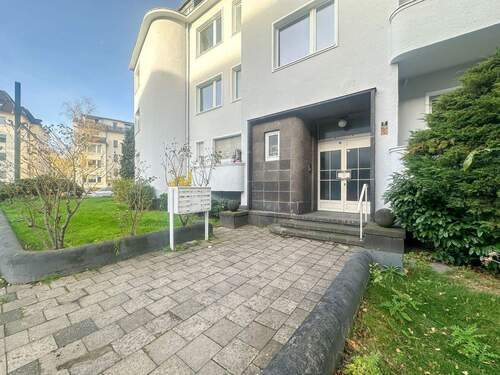 Hauseingang - 2 Zimmer Etagenwohnung in Düsseldorf