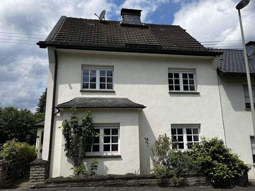 Front - 7 Zimmer Einfamilienhaus zum Kaufen in Eitorf