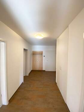 Diele mit Einbauschrank - 