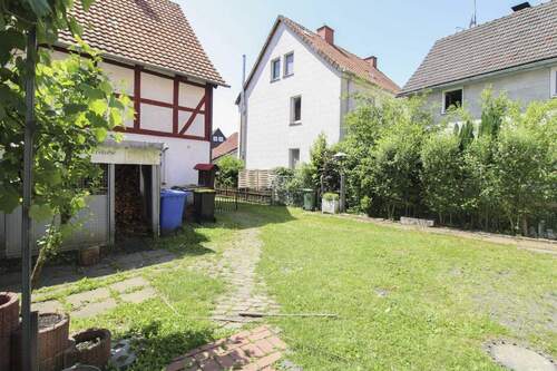 Grundstück - 1 Zimmer Mehrfamilienhaus, Wohnhaus in Adelebsen