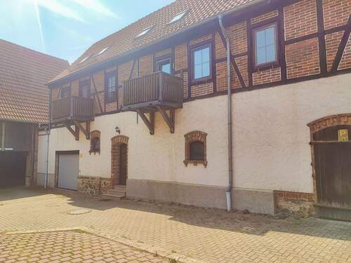 sieben Wohnungen - 1 Zimmer Gewerbeobjekt (Büro, Produktion, Verkauf) in Königerode