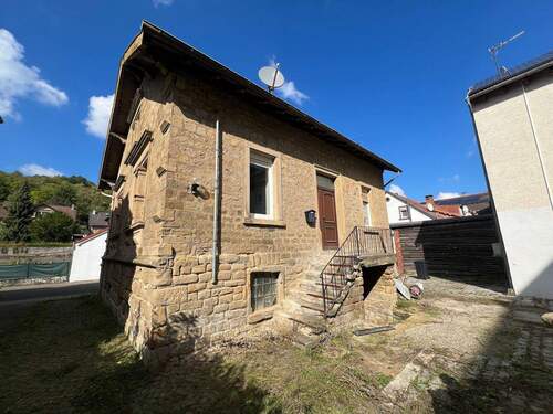 Rückansicht - 9 Zimmer Mehrfamilienhaus, Wohnhaus zum Kaufen in Obermoschel