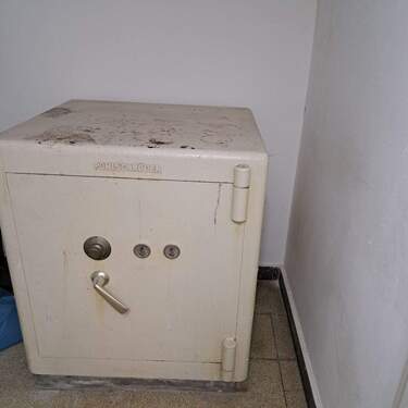 kleiner Safe - 