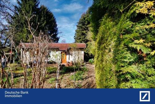 Haus straßenseitig - Im Enklang mit der Stadt und Natur