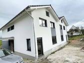 Garae, Eingang - 4 Zimmer Doppelhaushälfte in Windeck