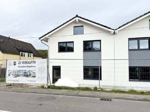 Front Ansiht DH - Doppelhaushälfte mit 177,40 m&sup2; in Windeck zum Kaufen