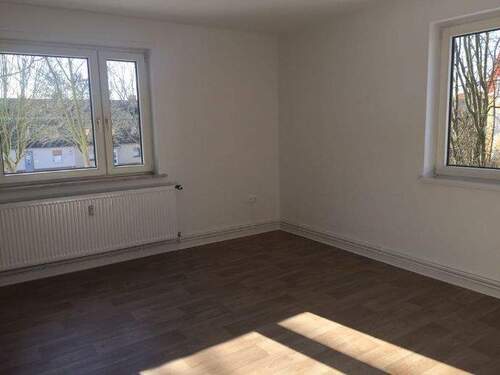 Wohnzimmer - Tolle Erdgeschosswohnung - 345,00 EUR Kaltmiete, ca.  57,50 m² Wohnfläche