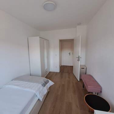 inklusive Kleiderschrank - 