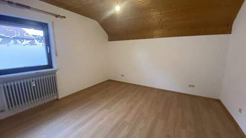 Schlafzimmer - 2 Zimmer Etagenwohnung zur Miete in Weilheim in Oberbayern