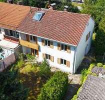 Perfektes Grundstück mit Altbestand (DHH) und Einliegerwohnung in guter LageHaar wartet auf Sie!