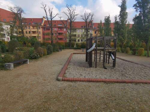 Parkähnlicher Hinterhof - 