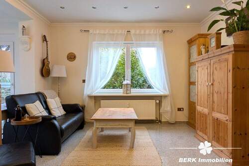 Wohnzimmer - 4 Zimmer Etagenwohnung zum Kaufen in Mömbris / Daxberg