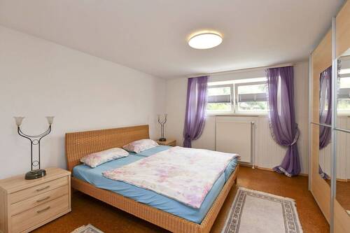 Schlafzimmer im Untergeschoss - 