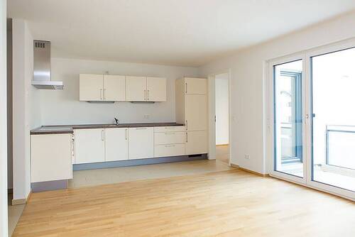 Küche - Praktische 3-Zimmer Wohnung mit Balkon