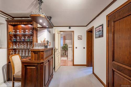 Keller, Flur mit Bar - 