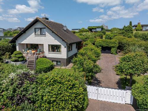 Ansicht von der Straße - 2 Zimmer Mehrfamilienhaus, Wohnhaus zum Kaufen in Bliesdorf-Strand