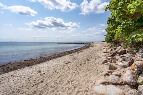 Strand, nur 250 m zu Fuß entfernt - Mehrfamilienhaus, Wohnhaus mit 58,00 m² in Bliesdorf-Strand zum Kaufen