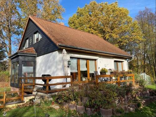 Südansicht - Familienparadies mit Gartenidylle !