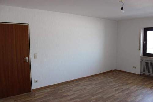 Wohnbereich - Teilansicht 2 - 3 Zimmer Etagenwohnung in Nürnberg