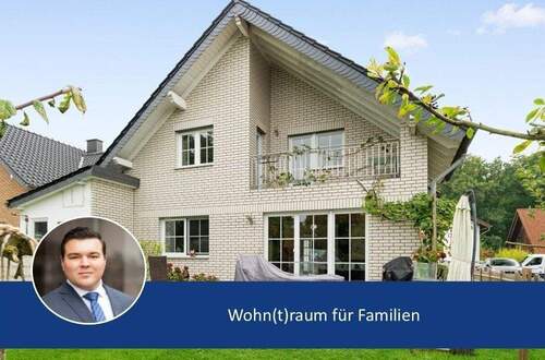 Außenansicht - Wohn(t)raum für Familien: Hochwertiges Massivhaus mit Garten, Loggia und Kinderparadies