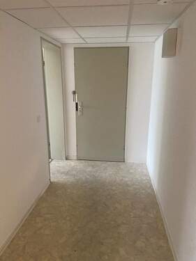 Wohnungsflur vor Renovierung.jpeg - 