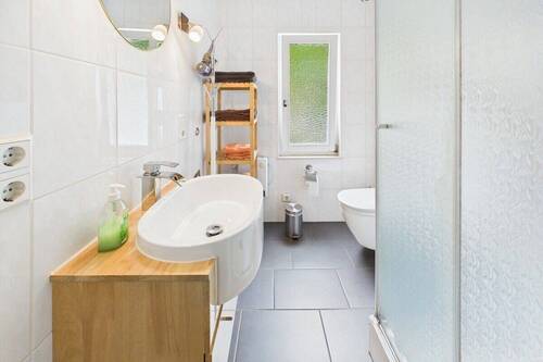 II. OG Ferienwohnung Badezimmer - 