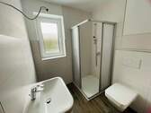 Badezimmer EG mit Dusche & WC - 