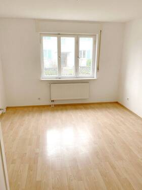 Zimmer - Etagenwohnung mit 90,00 m&sup2; in Stuttgart zur Miete