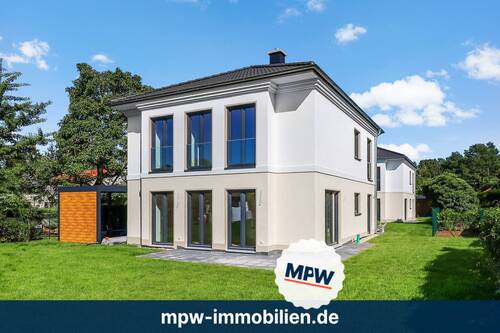 Hausrückansicht hintere Immobilie - Anwesen mit 2 Stadtvillen im Erstbezug