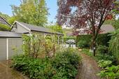 Vorgarten mit Zuwegung zum Haus - 