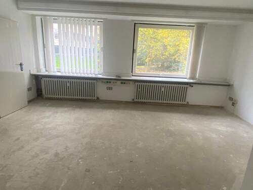 Zimmer vorn rechts (Raum2).jpeg - Büro in Hildesheim zur Miete