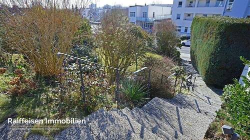 RAIBA IMMO - Wohnen am Sonnenhang 1 - Treppe außen - 