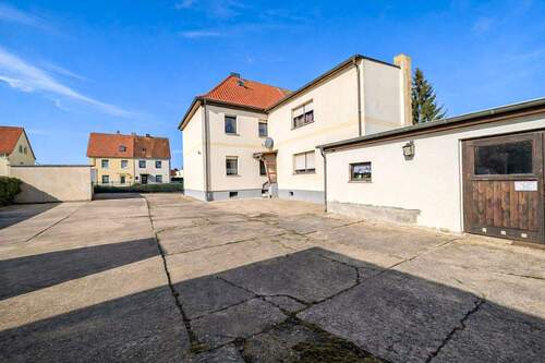 Hofansicht - 5 Zimmer Mehrfamilienhaus, Wohnhaus in Delitzsch