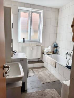 Hauptgebäude Bad 1. OG - 