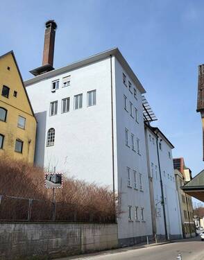 Ansicht von Süden aus der Mühlstraße - Gewerbeobjekt (Büro, Produktion, Verkauf) in Burgau zum Kaufen