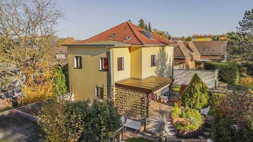 Rückseite - Ein Zuhause für Generationen - Großzügiges Zweifamilienhaus mit Einliegerwohnung