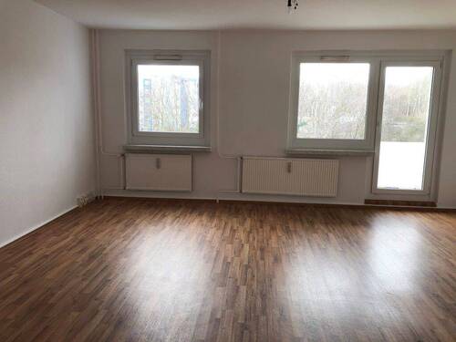 Wohnzimmer - 3 Zimmer Etagenwohnung zur Miete in Chemnitz