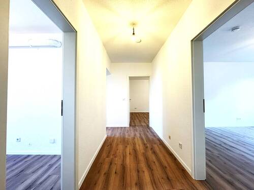 Flur - 3 Zimmer Etagenwohnung zur Miete in Iserlohn