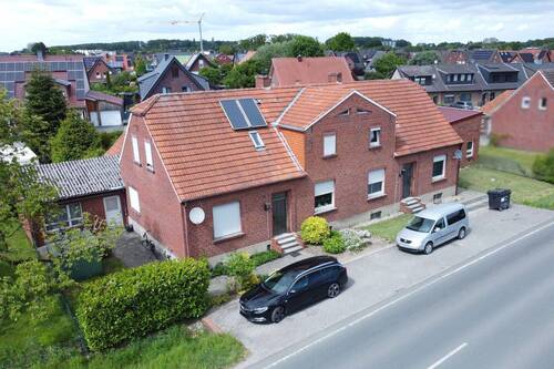 Straßenansicht links - 