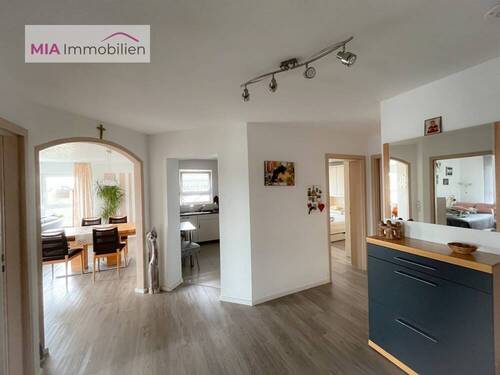 Blick in die Wohnung - 4 Zimmer Etagenwohnung zum Kaufen in Künzelsau