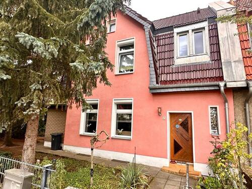 Hausfront - 3 Zimmer Doppelhaushälfte zum Kaufen in Berlin