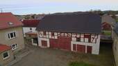 Hausansicht und Grundstück - 