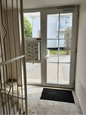 Hauseingang 1 - 