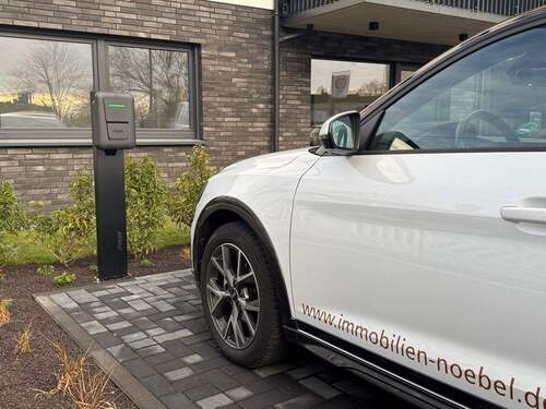 Stellplatz mit Wallbox - 2 Zimmer Etagenwohnung in Troisdorf