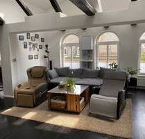 Eleganz trifft Komfort - Traumhafte 4-Zimmer-Galeriewohnung mit Sauna in Fürth