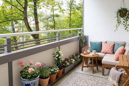 Balkon-Einrichtung KI - 