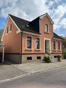 Vorderansicht - Solides Ein- bis Zweifamilienhaus mit Garage direkt am Gysenbergpark LAGO