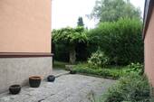 Gartenbereich mit Zugang von außen - 