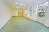 großes Zimmer EG mit Zugang zum Hof - 