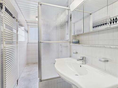 Bad - 4 Zimmer Etagenwohnung in Stuttgart